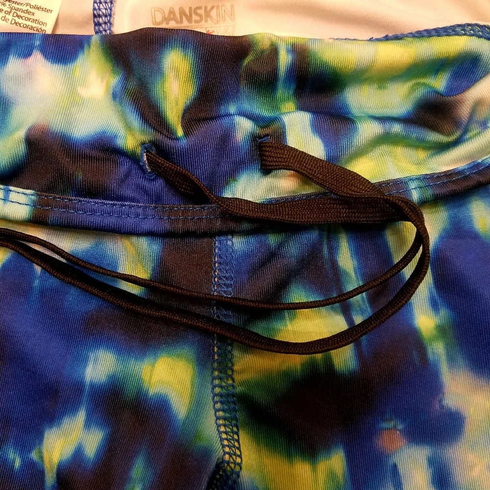 Training Capris - Picture 3 of 3